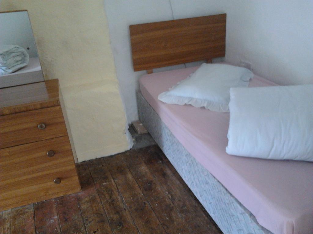 Westland Traditional Cottage Dated 1700'S Ardea Номер фото